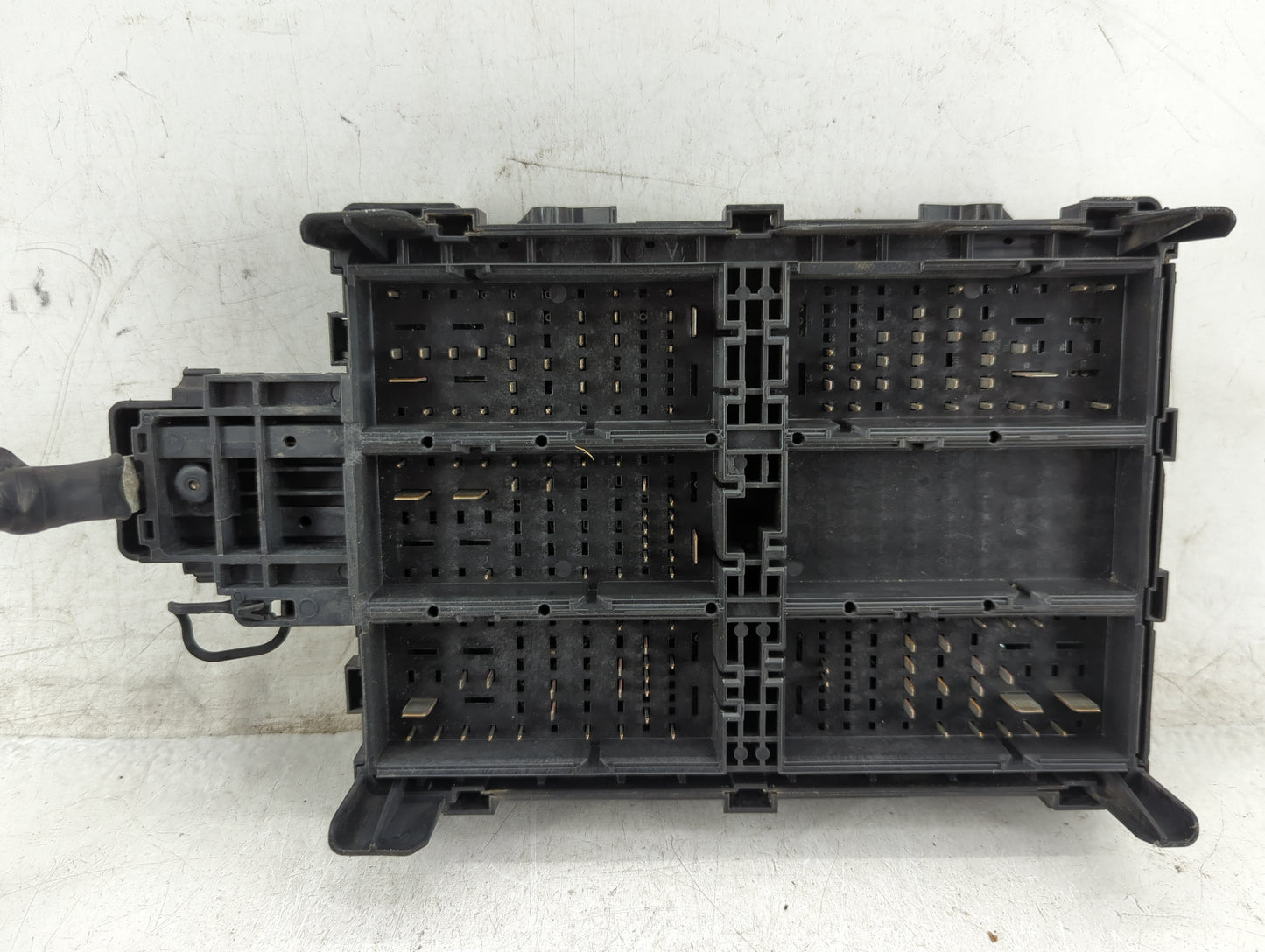 2017-2019 Chevrolet Silverado 1500 Fusebox Fuse Box Panel Relay Module P/N:84075777 Fits Fits 2017 2018 2019 OEM Used Auto P