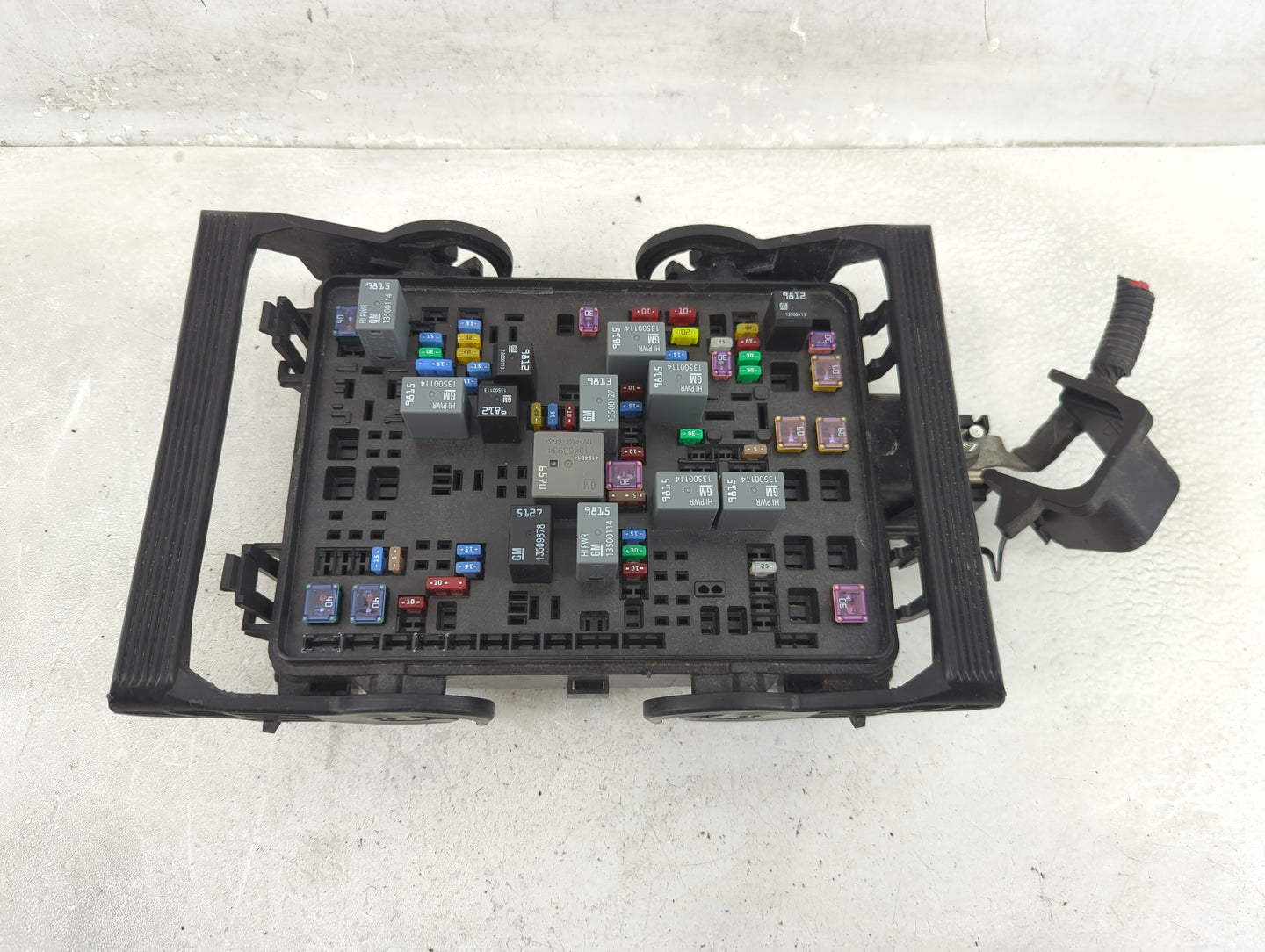 2016-2018 Chevrolet Silverado 1500 Fusebox Fuse Box Panel Relay Module Fits Fits 2016 2017 2018 OEM Used Auto Parts - Oemuse