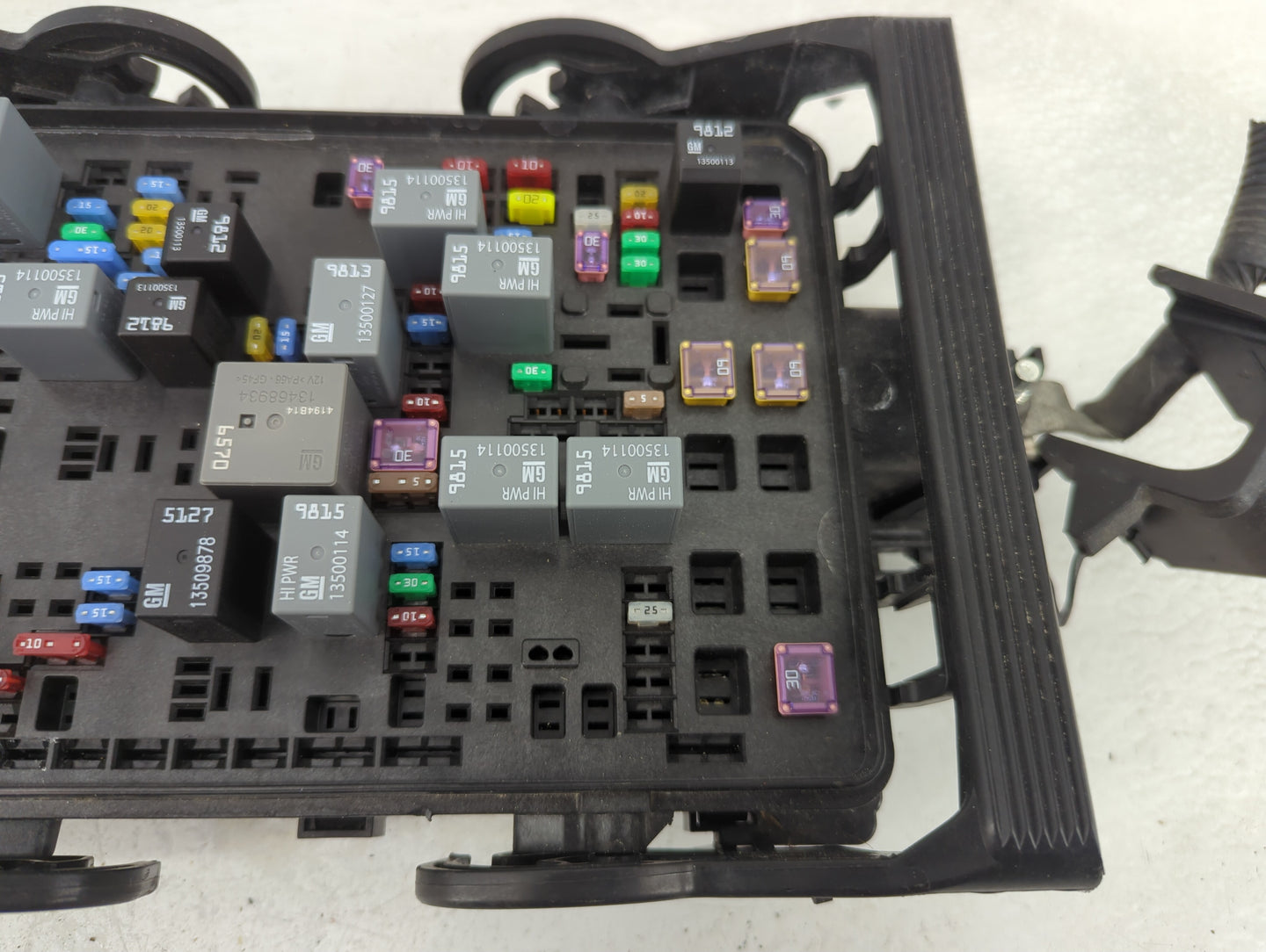 2016-2018 Chevrolet Silverado 1500 Fusebox Fuse Box Panel Relay Module Fits Fits 2016 2017 2018 OEM Used Auto Parts - Oemuse