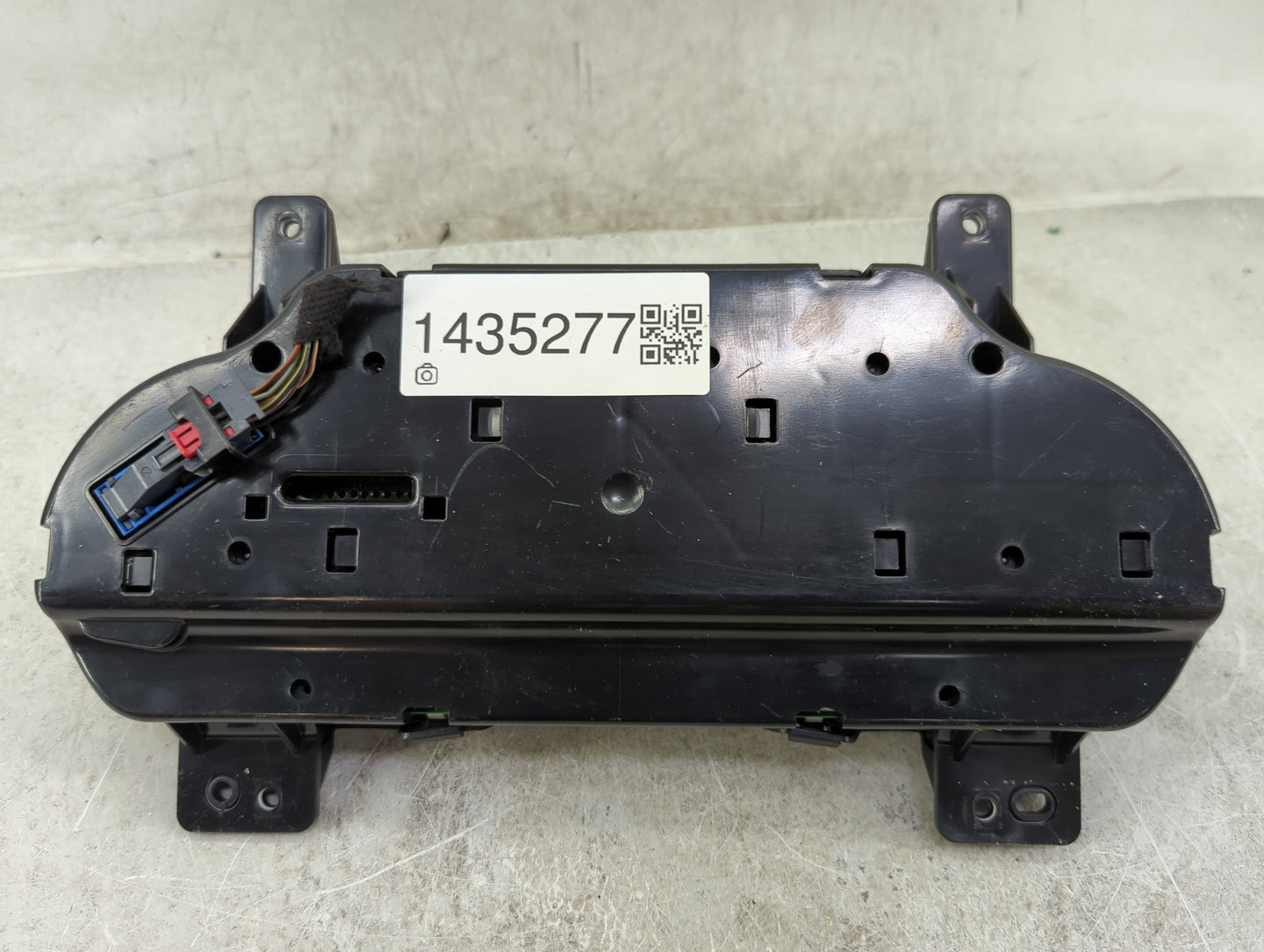 2017 Chevrolet Silverado 1500 Instrument Cluster Speedometer Gauges P/N:84068685 23391248 Fits OEM Used Auto Parts - Oemused