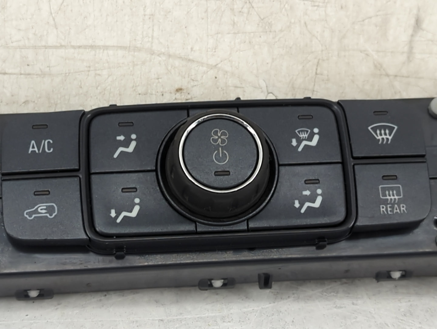 2014-2019 Chevrolet Silverado 1500 Climate Control Module Temperature AC/Heater Replacement P/N:84164476 Fits OEM Used Auto 