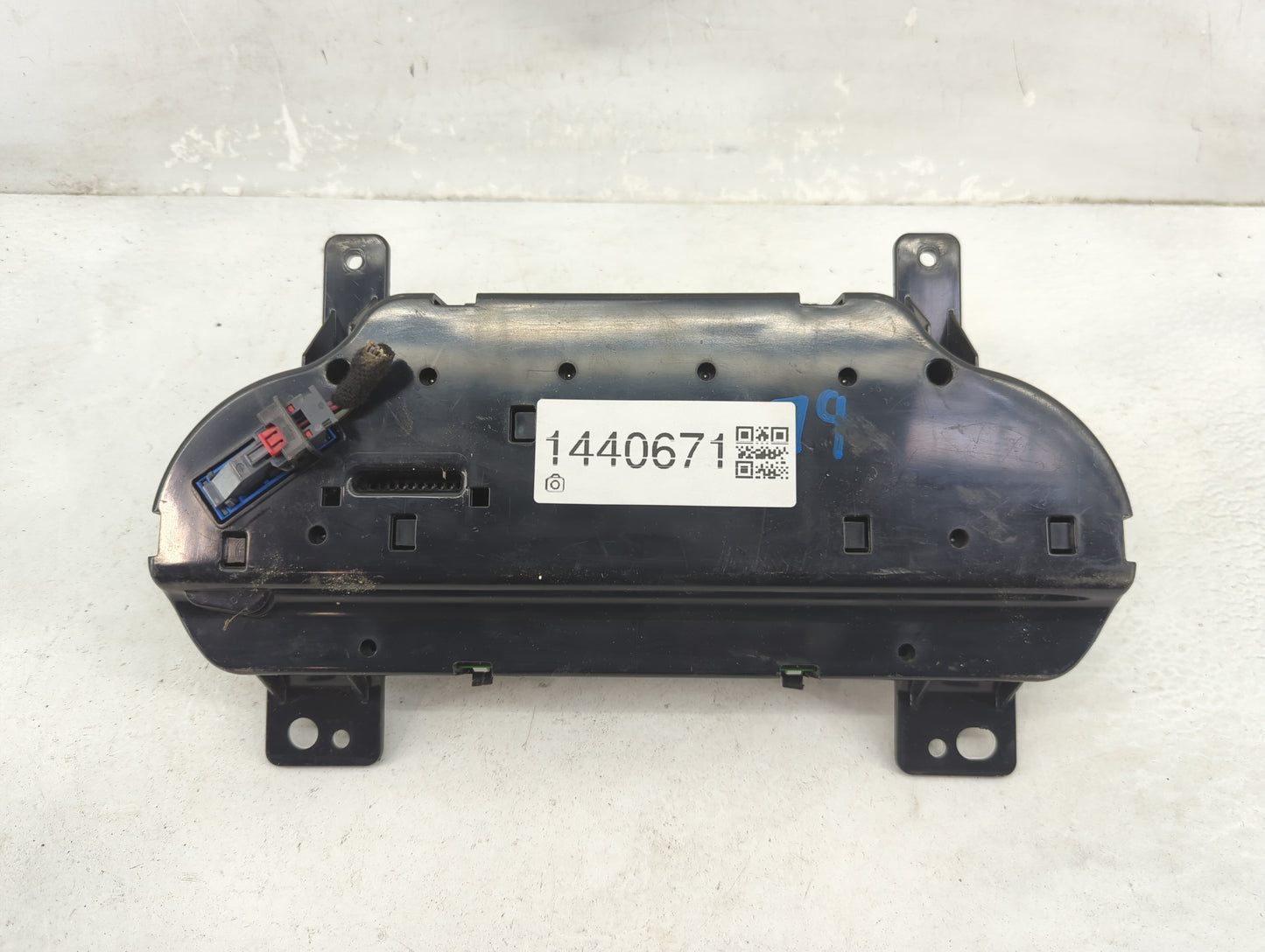 2017 Chevrolet Silverado 1500 Instrument Cluster Speedometer Gauges P/N:84068685 28522242 Fits OEM Used Auto Parts - Oemused