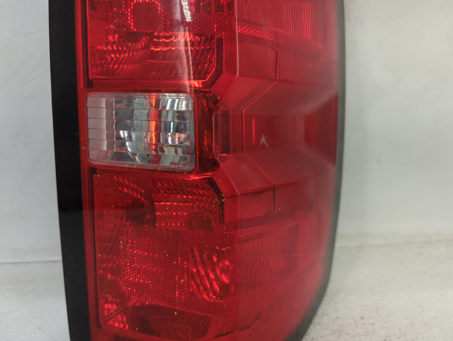 2016-2019 Chevrolet Silverado 1500 Tail Light Assembly Passenger Right OEM P/N:23295939 Fits Fits 2016 2017 2018 2019 OEM Us