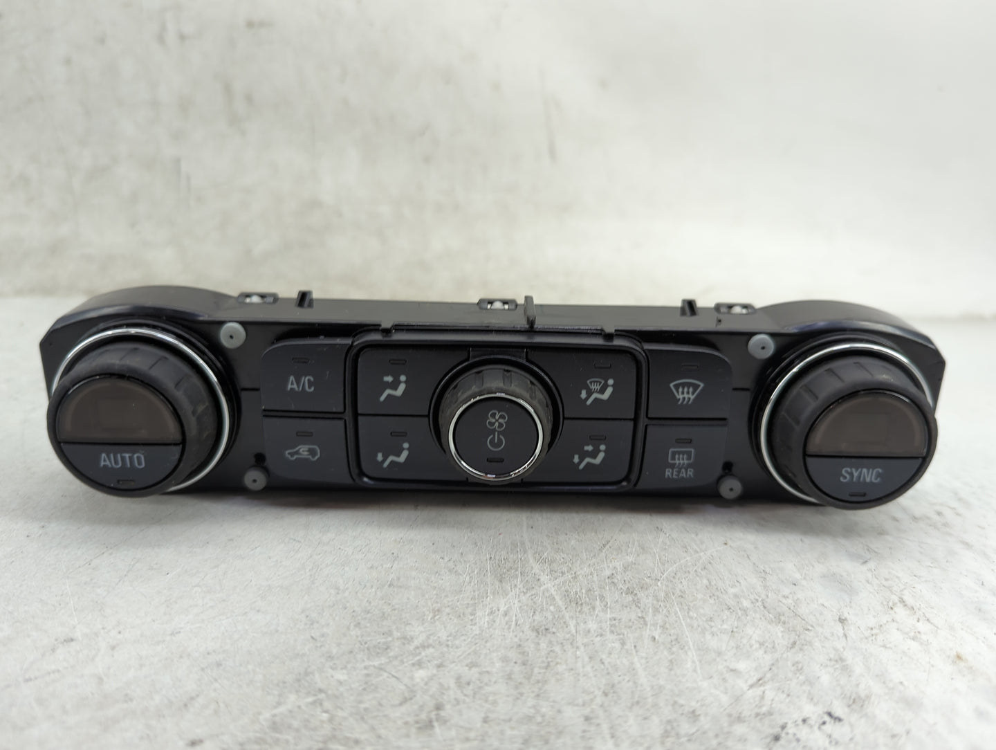 2014-2019 Chevrolet Silverado 1500 Climate Control Module Temperature AC/Heater Replacement P/N:84164476 7370200000000X Fits