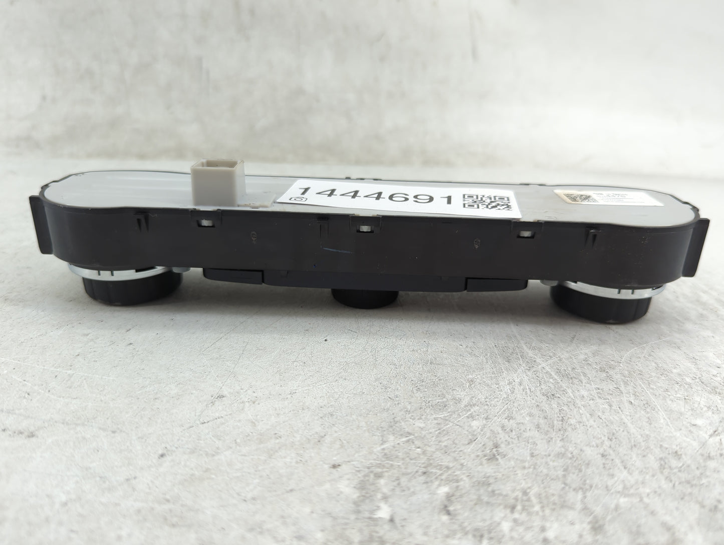 2014-2019 Chevrolet Silverado 1500 Climate Control Module Temperature AC/Heater Replacement P/N:84164476 815372982 Fits OEM 