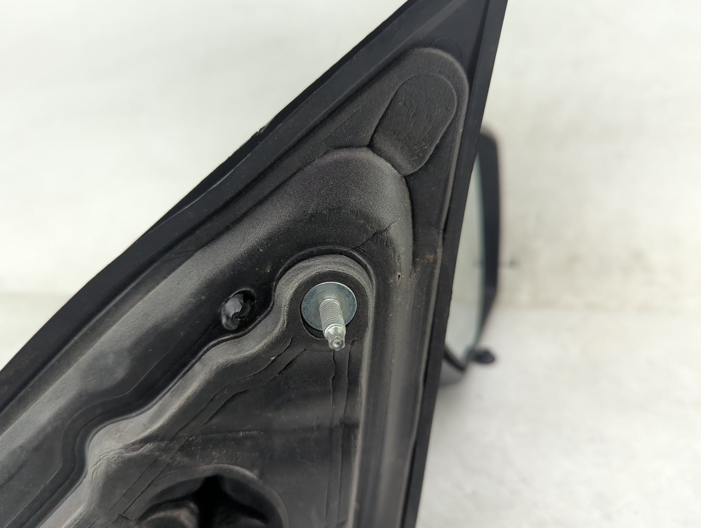 2014-2019 Chevrolet Silverado 1500 Passenger Side View Mirror - Right Door Mirror OEM Used - Oemusedautoparts1.com