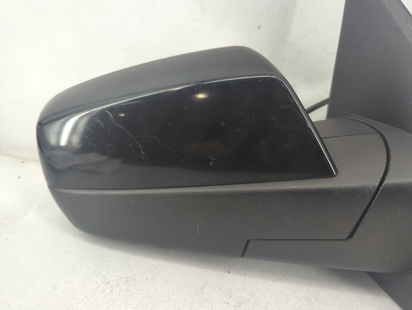 2014-2019 Chevrolet Silverado 1500 Passenger Side View Mirror - Right Door Mirror OEM Used - Oemusedautoparts1.com
