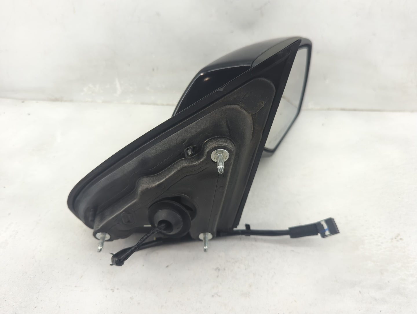 2014-2019 Chevrolet Silverado 1500 Passenger Side View Mirror - Right Door Mirror OEM Used - Oemusedautoparts1.com