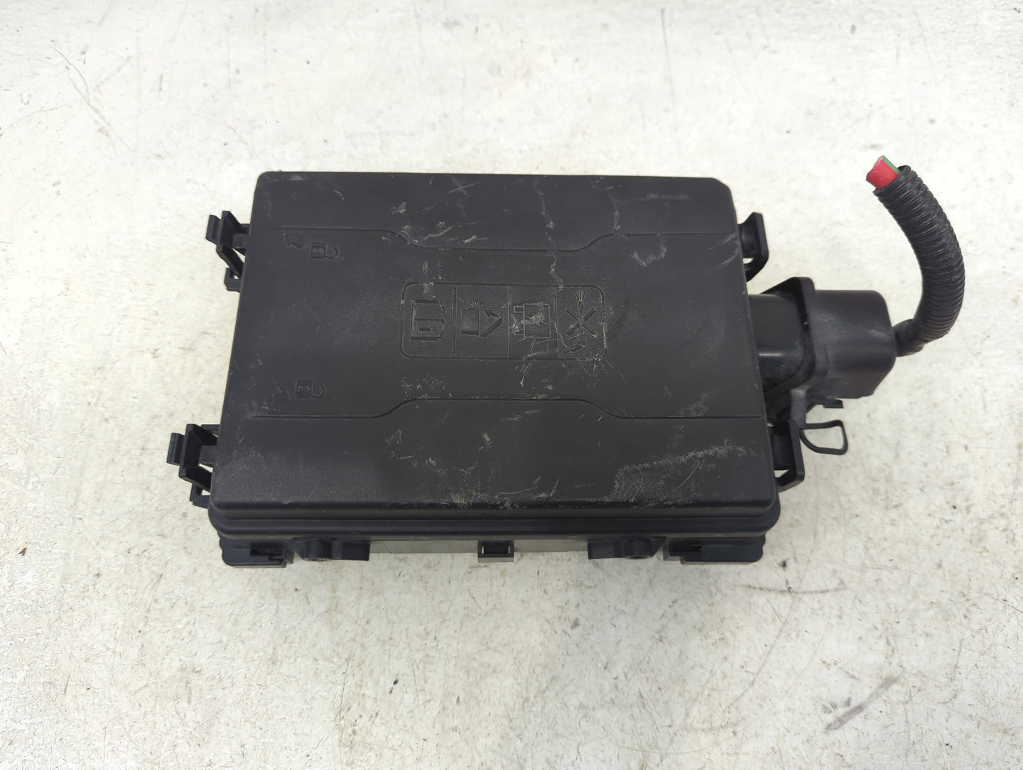 2016-2018 Chevrolet Silverado 1500 Fusebox Fuse Box Panel Relay Module P/N:13500114 13500127, 13500113 Fits Fits 2016 2017 2