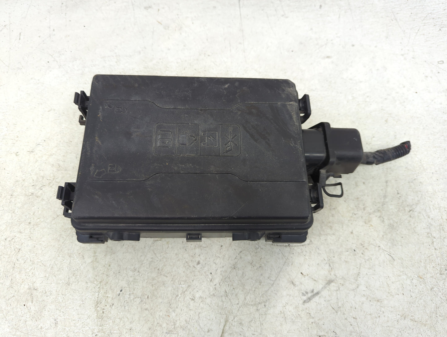 2017-2019 Chevrolet Silverado 1500 Fusebox Fuse Box Panel Relay Module P/N:84075777 13500114, 13500113 Fits Fits 2017 2018 2