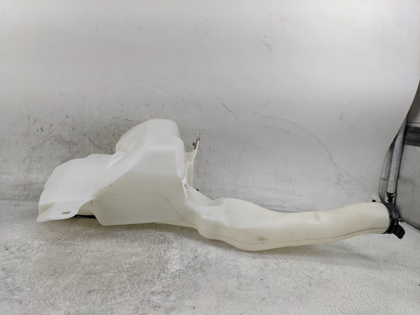 2015 Silverado 1500 Windshield Washer Fluid Reservoir Bottle Oem - Oemusedautoparts1.com
