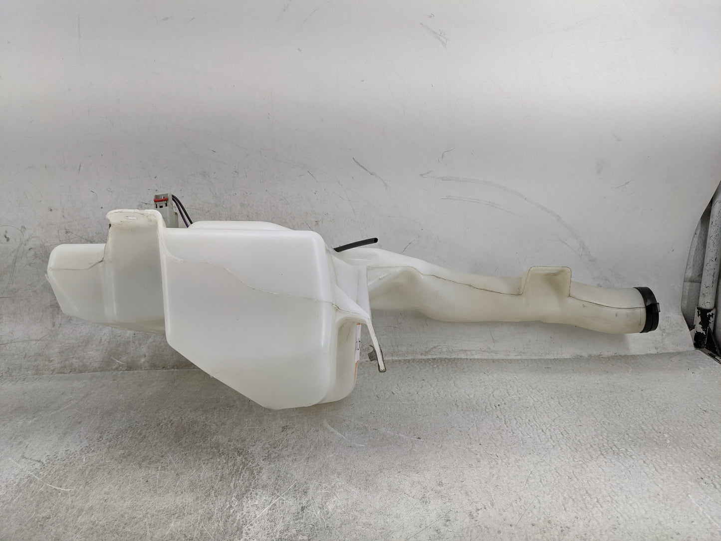 2015 Silverado 1500 Windshield Washer Fluid Reservoir Bottle Oem - Oemusedautoparts1.com