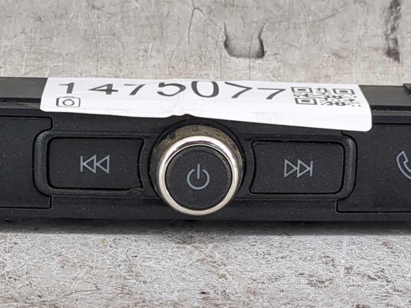 2016-2019 Chevrolet Silverado 1500 Radio Control Panel 1475077 - Oemusedautoparts1.com
