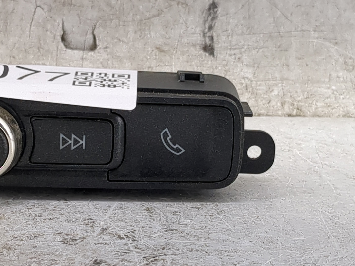 2016-2019 Chevrolet Silverado 1500 Radio Control Panel 1475077 - Oemusedautoparts1.com