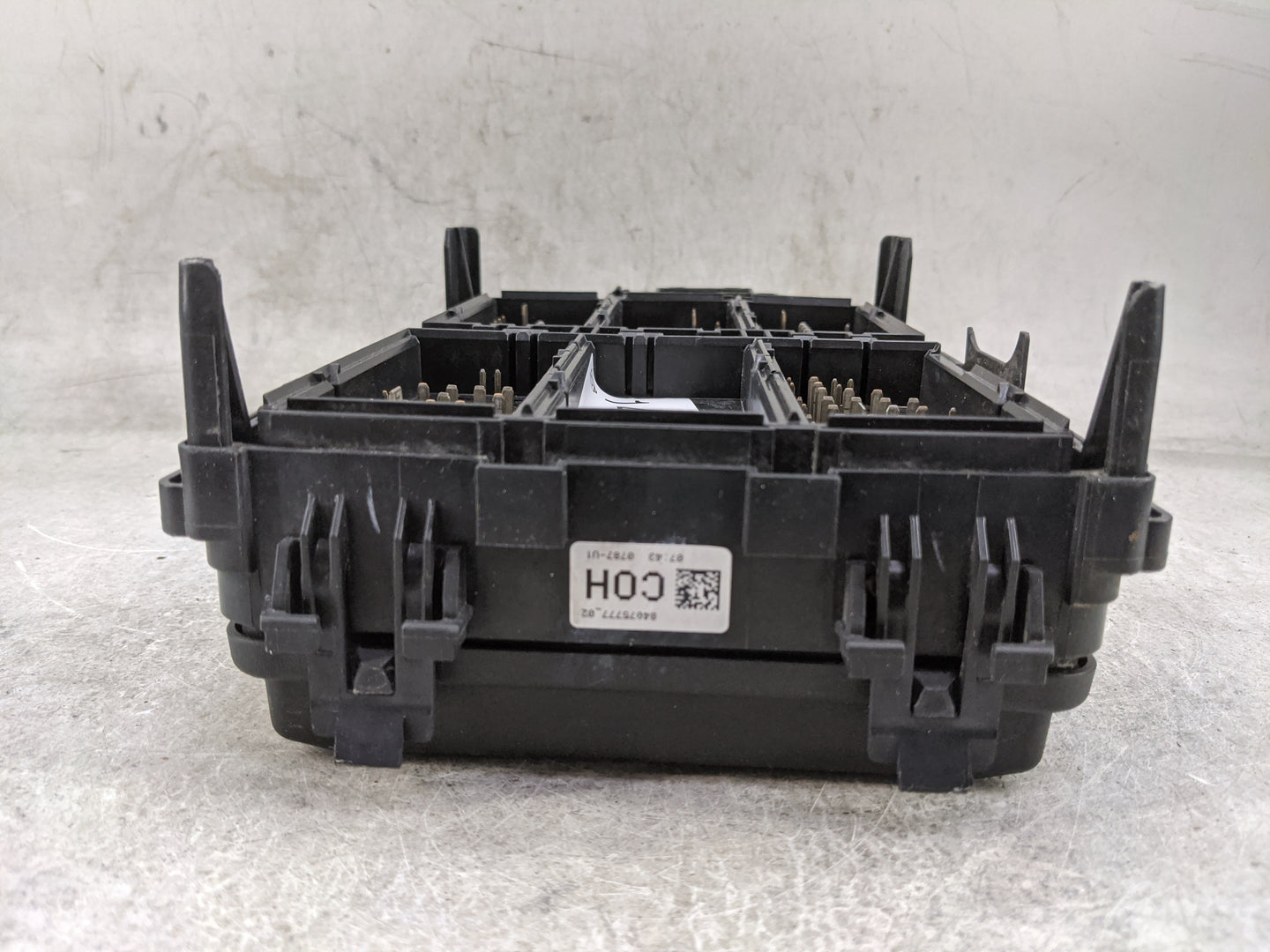 2016-2018 Chevrolet Silverado 1500 Fusebox Fuse Box Panel Relay Module P/N:84075777 Fits Fits 2016 2017 2018 OEM Used Auto P