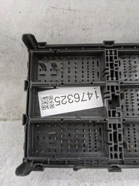 2016-2018 Chevrolet Silverado 1500 Fusebox Fuse Box Panel Relay Module P/N:84075777 Fits Fits 2016 2017 2018 OEM Used Auto P