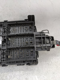 2016-2018 Chevrolet Silverado 1500 Fusebox Fuse Box Panel Relay Module P/N:84075777 Fits Fits 2016 2017 2018 OEM Used Auto P