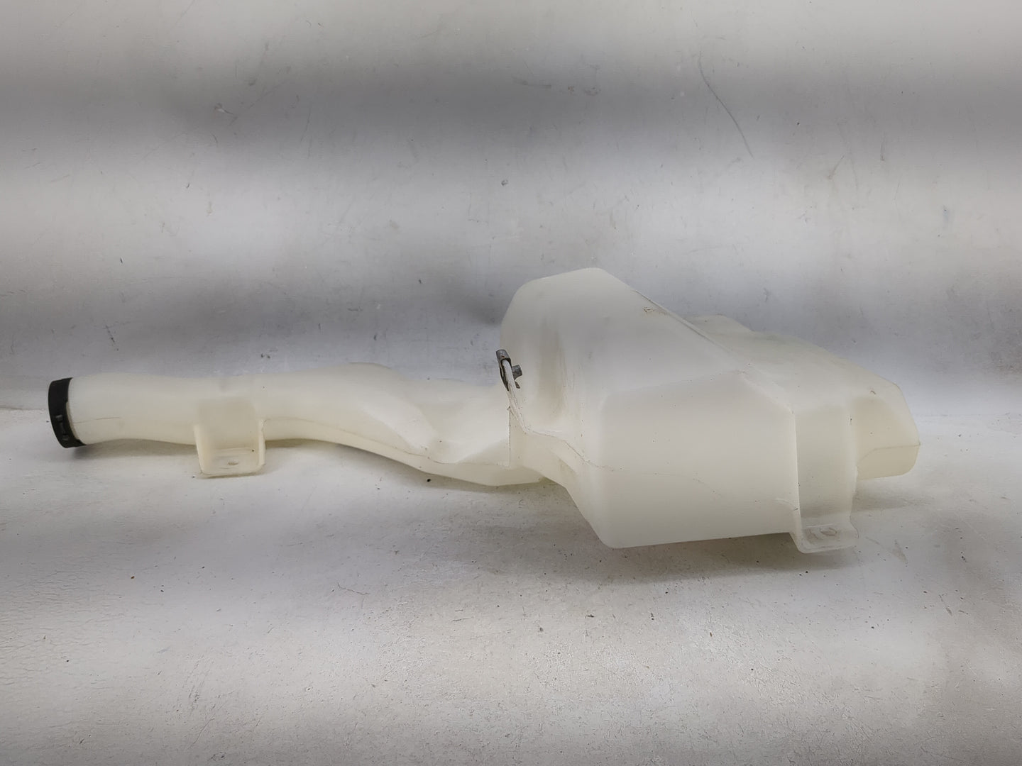 2015 Chevrolet Silverado 1500 Windshield Washer Fluid Reservoir Bottle 1482438 - Oemusedautoparts1.com