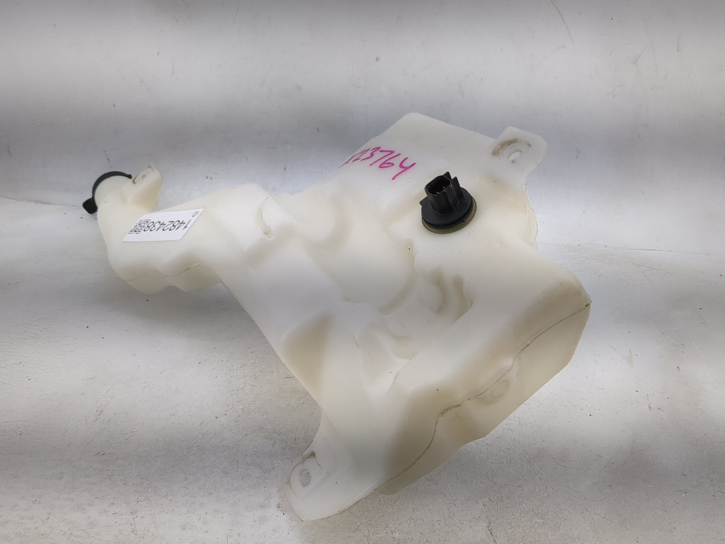 2015 Chevrolet Silverado 1500 Windshield Washer Fluid Reservoir Bottle 1482438 - Oemusedautoparts1.com