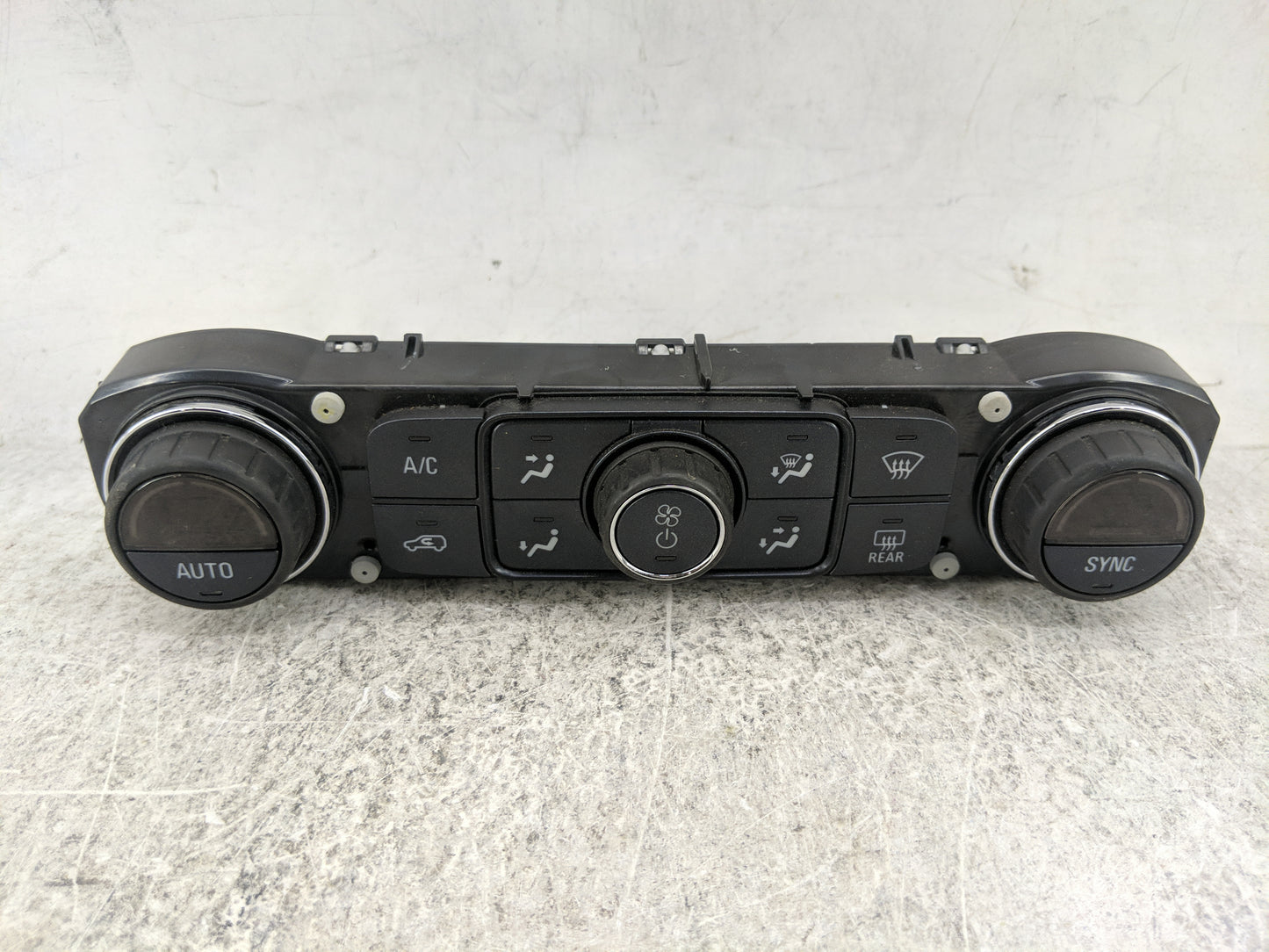 2014-2019 Chevrolet Silverado 1500 Climate Control Module Temperature AC/Heater Replacement P/N:84164476 7370200000000X Fits