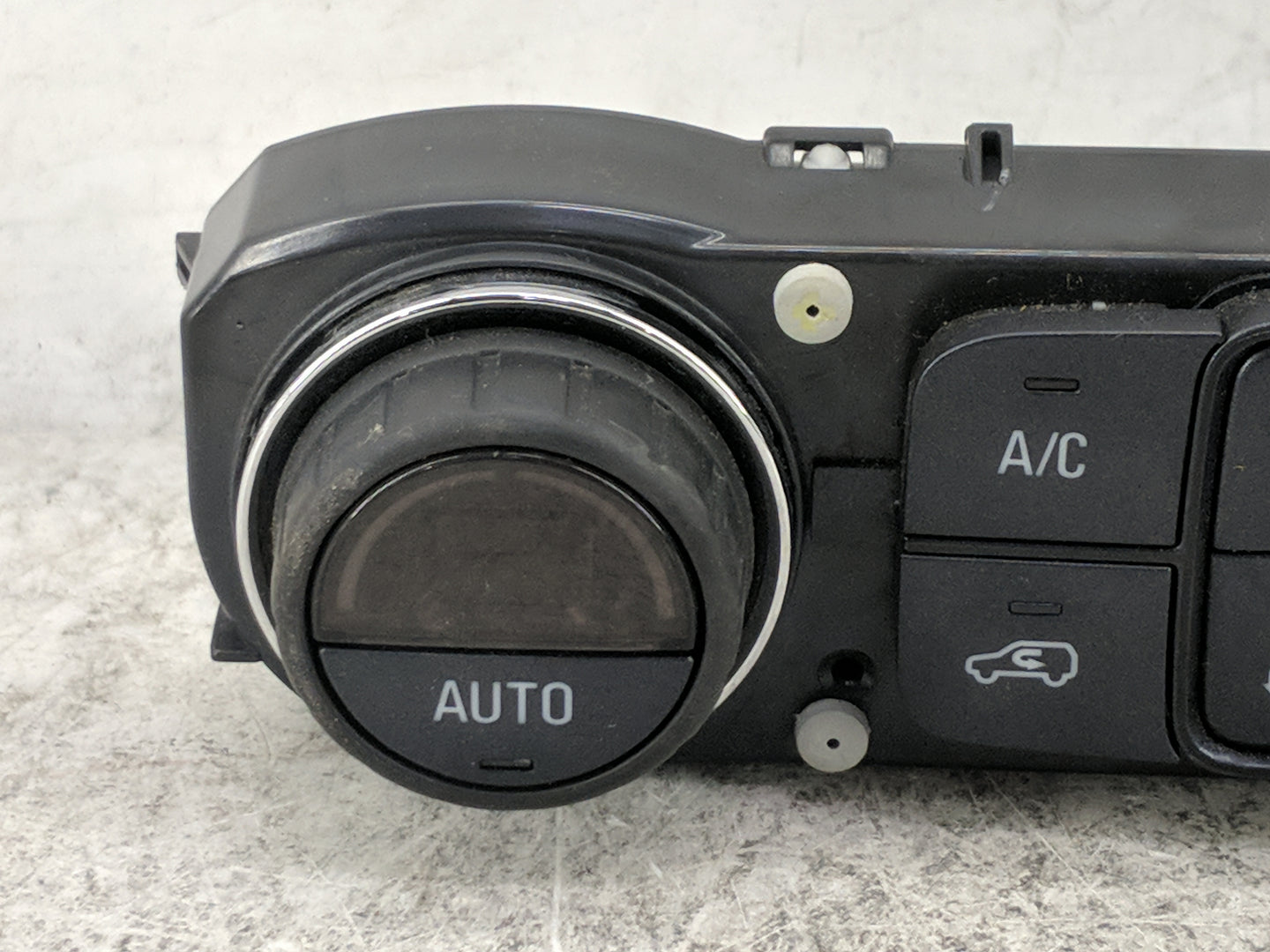 2014-2019 Chevrolet Silverado 1500 Climate Control Module Temperature AC/Heater Replacement P/N:84164476 7370200000000X Fits