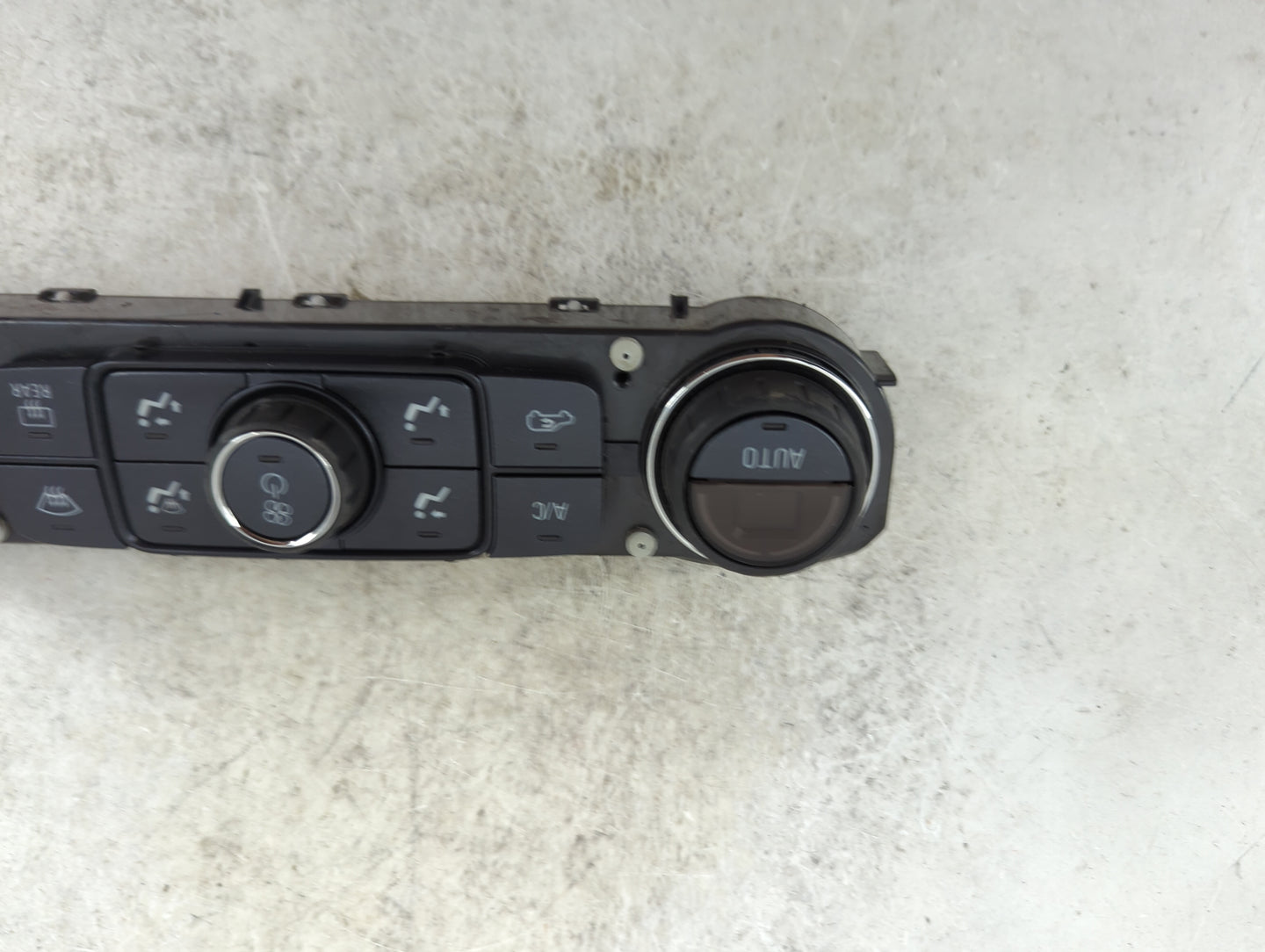 2014-2019 Chevrolet Silverado 1500 Climate Control Module Temperature AC/Heater Replacement P/N:8416 4476 81S372982 Fits OEM