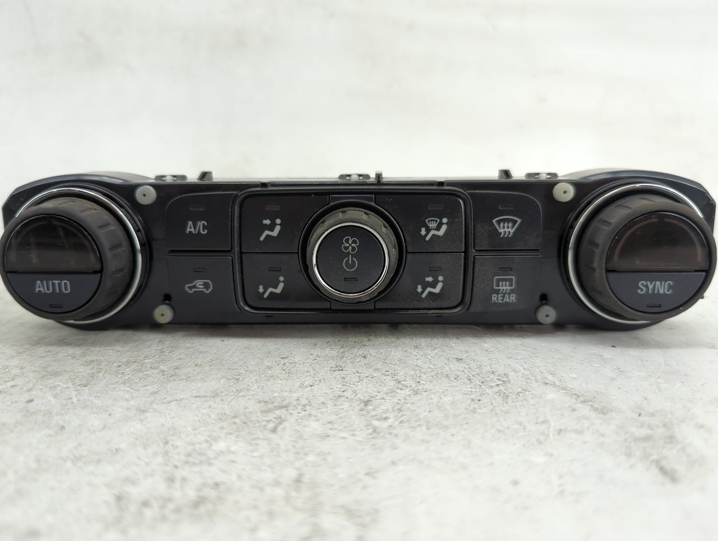 2017-2018 Chevrolet Silverado 1500 Climate Control Module Temperature AC/Heater Replacement P/N:84164476 815372982 Fits OEM 