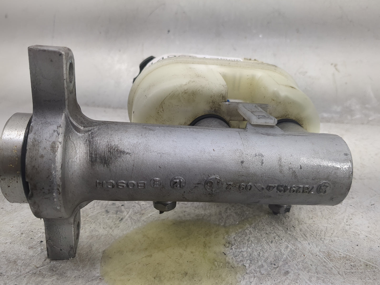 2014-2019 Chevrolet Silverado 1500 Brake Master Cylinder 1496917 - Oemusedautoparts1.com