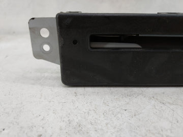 2017-2018 Chevrolet Silverado 1500 Radio AM FM Cd Player Receiver Replacement P/N:84016435 Fits Fits 2017 2018 2019 OEM Used Auto Parts