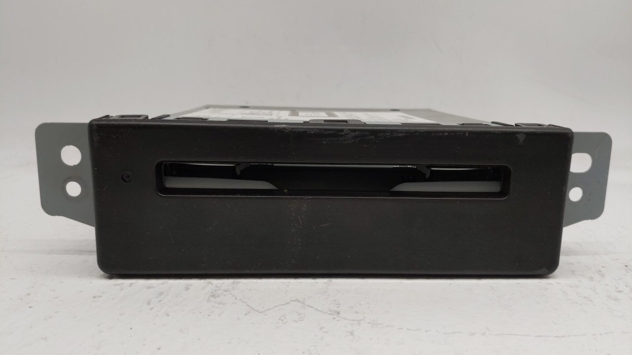 2015-2019 Chevrolet Silverado 1500 Radio AM FM Cd Player Receiver Replacement P/N:13594481 84016435 Fits OEM Used Auto Parts