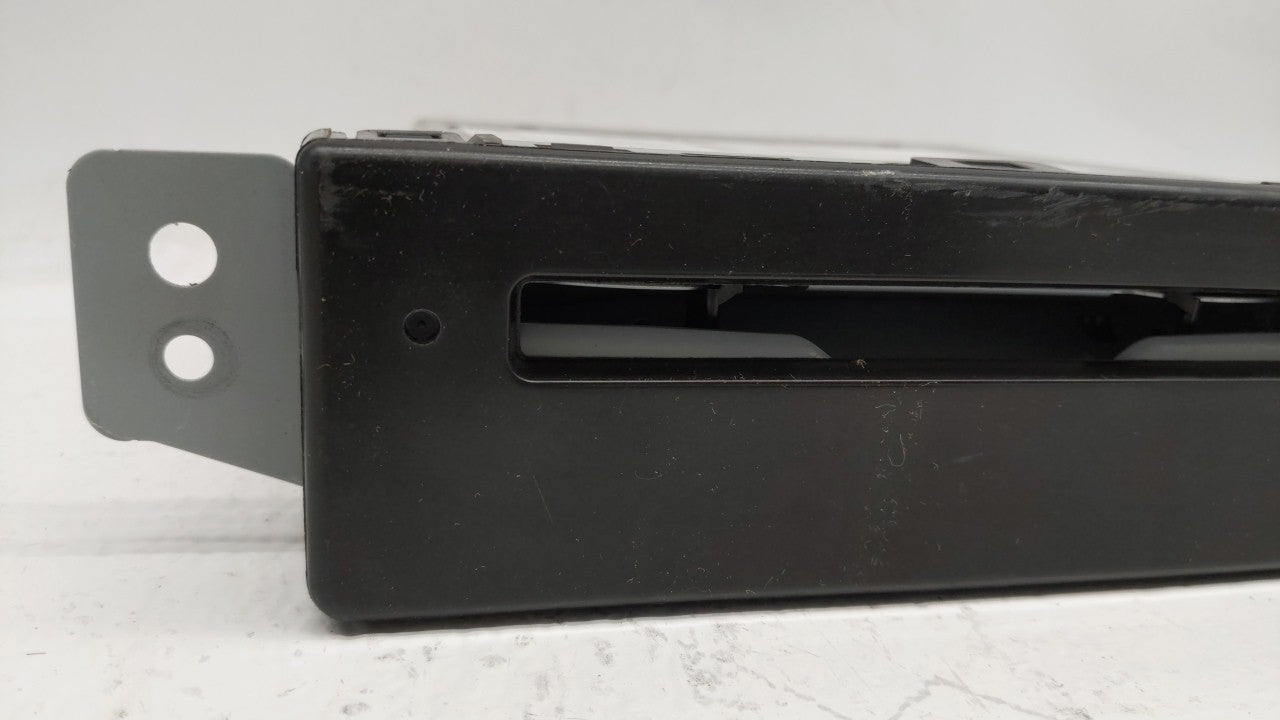 2015-2019 Chevrolet Silverado 1500 Radio AM FM Cd Player Receiver Replacement P/N:13594481 84016435 Fits OEM Used Auto Parts