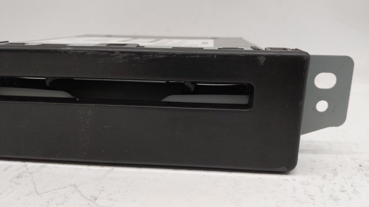 2015-2019 Chevrolet Silverado 1500 Radio AM FM Cd Player Receiver Replacement P/N:13594481 84016435 Fits OEM Used Auto Parts