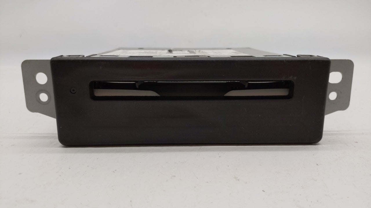 2015-2019 Chevrolet Silverado 1500 Radio AM FM Cd Player Receiver Replacement P/N:13594481 84016435 Fits OEM Used Auto Parts