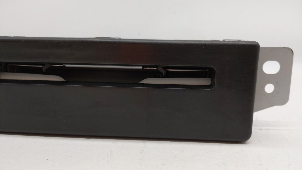 2015-2019 Chevrolet Silverado 1500 Am Fm Cd Player Radio Receiver 258238 - Oemusedautoparts1.com