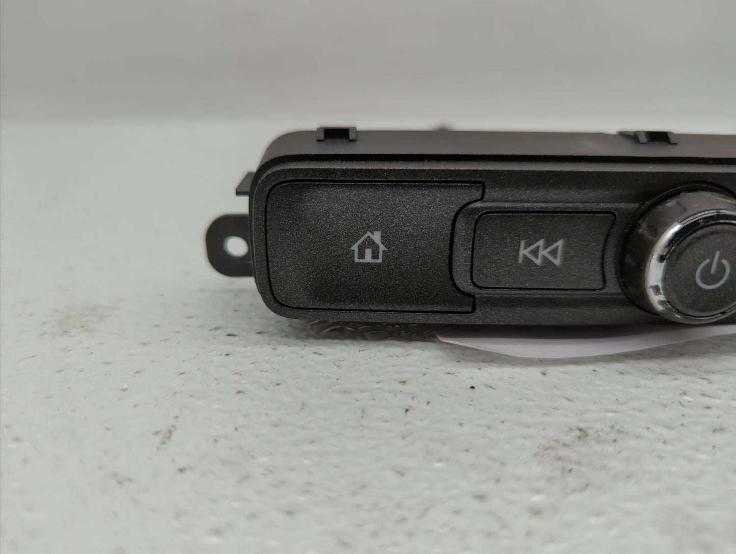 2016-2018 Chevrolet Silverado 1500 Am Fm Cd Player Radio Receiver - Oemusedautoparts1.com