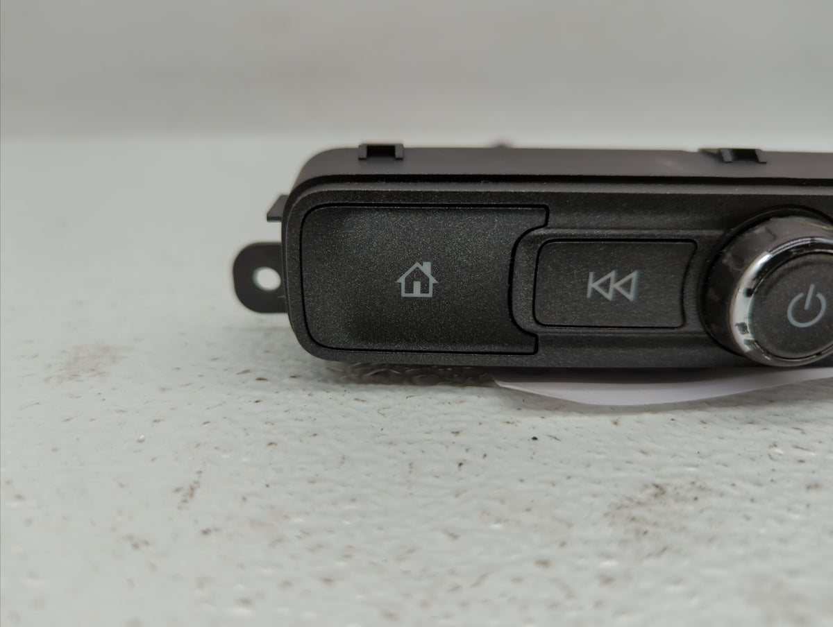 2016-2018 Chevrolet Silverado 1500 Am Fm Cd Player Radio Receiver - Oemusedautoparts1.com