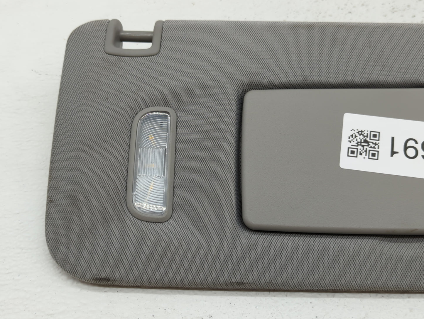 2014-2019 Chevrolet Silverado 1500 Sun Visor Shade Replacement Passenger Right Mirror Fits Fits 2014 2015 2016 2017 2018 201