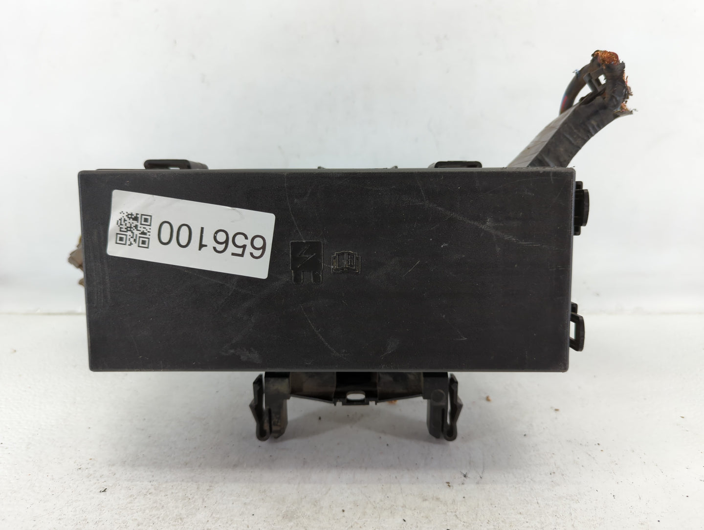 2017-2018 Chevrolet Silverado 1500 Fusebox Fuse Box Panel Relay Module P/N:BT4T-14A003-AA Fits Fits 2017 2018 2019 OEM Used 