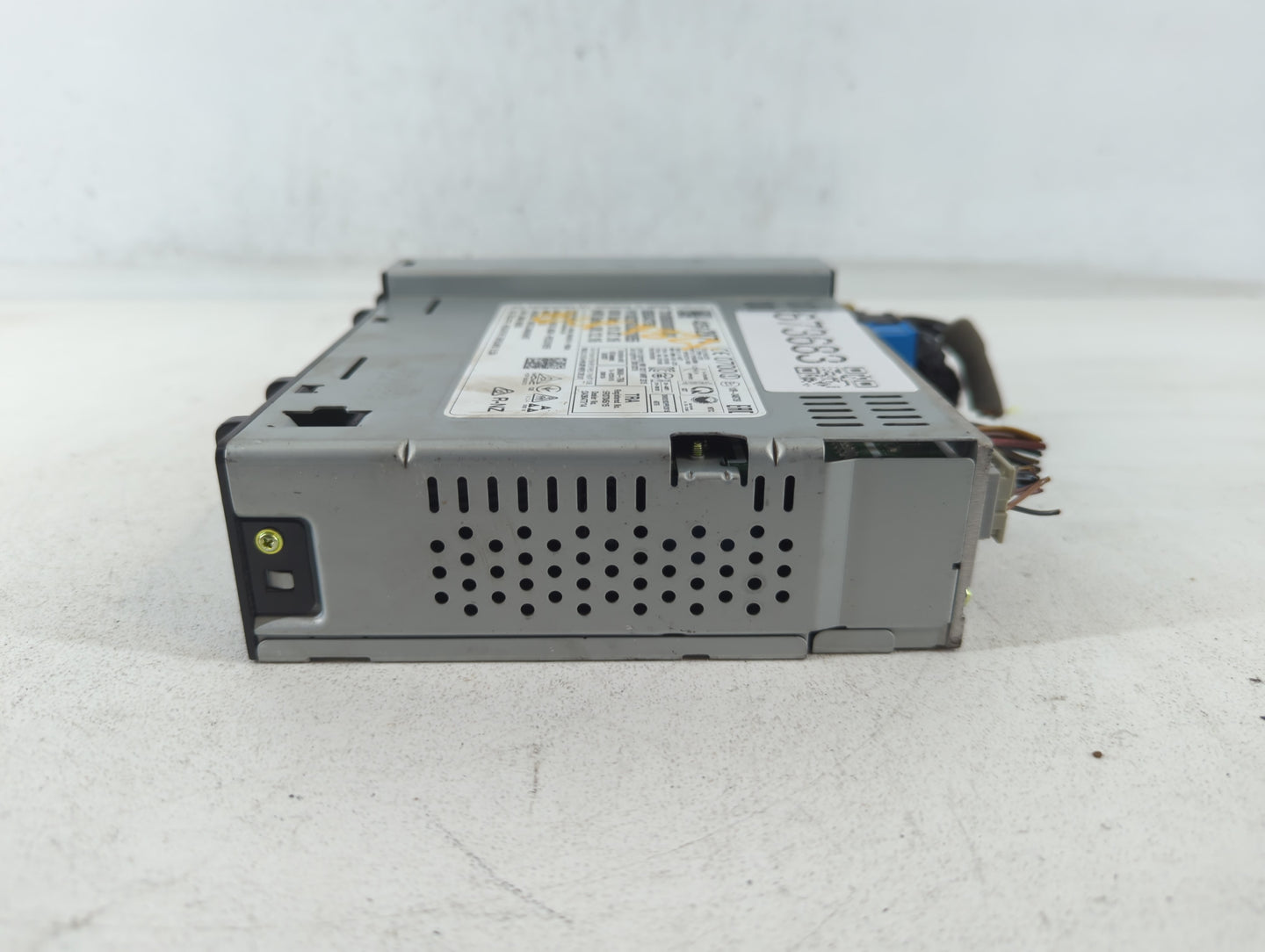 2017-2018 Chevrolet Silverado 1500 Am Fm Cd Player Radio Receiver - Oemusedautoparts1.com