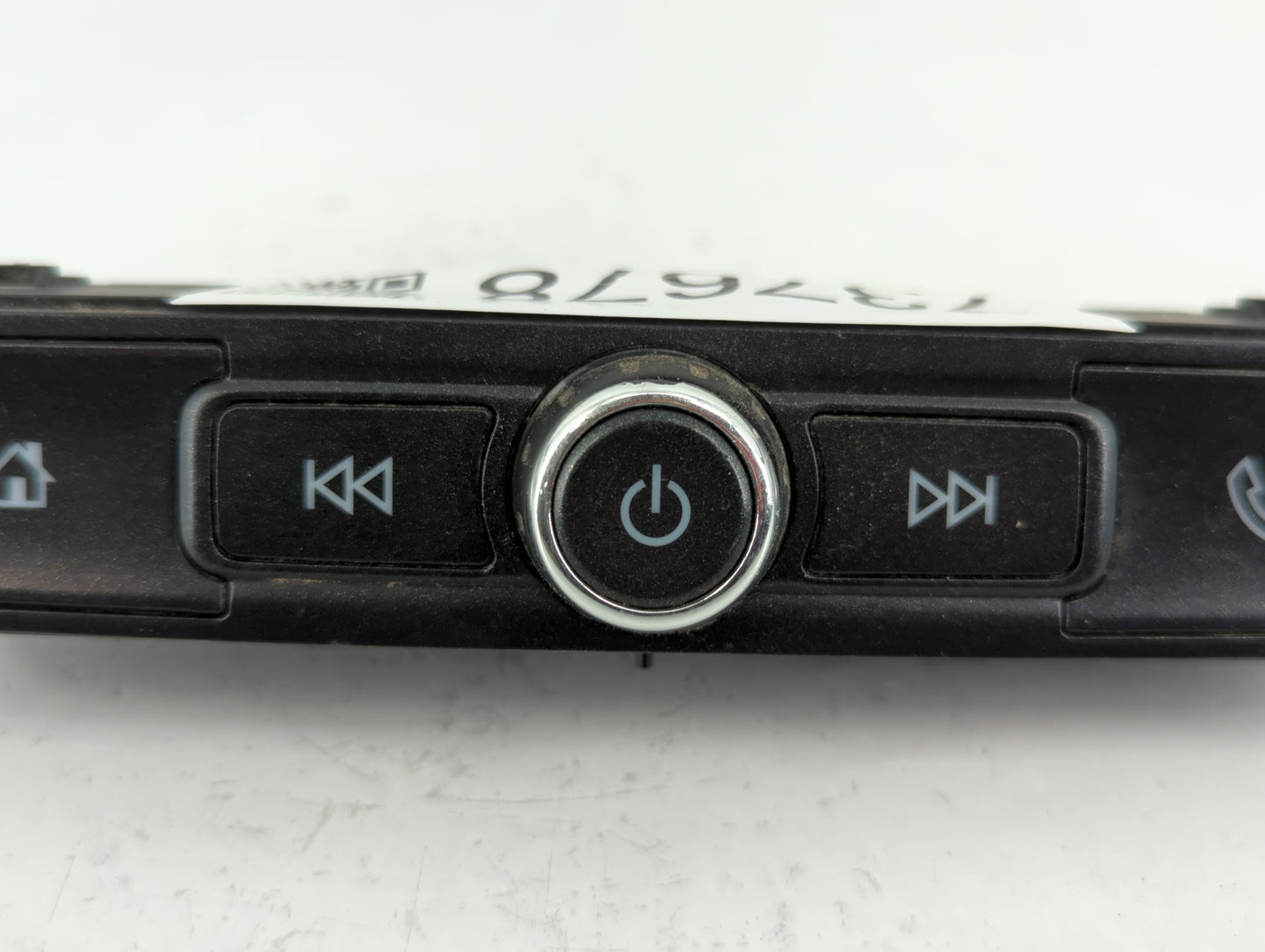 2017-2018 Chevrolet Silverado 1500 Radio AM FM Cd Player Receiver Replacement P/N:42516646 Fits Fits 2017 2018 OEM Used Auto
