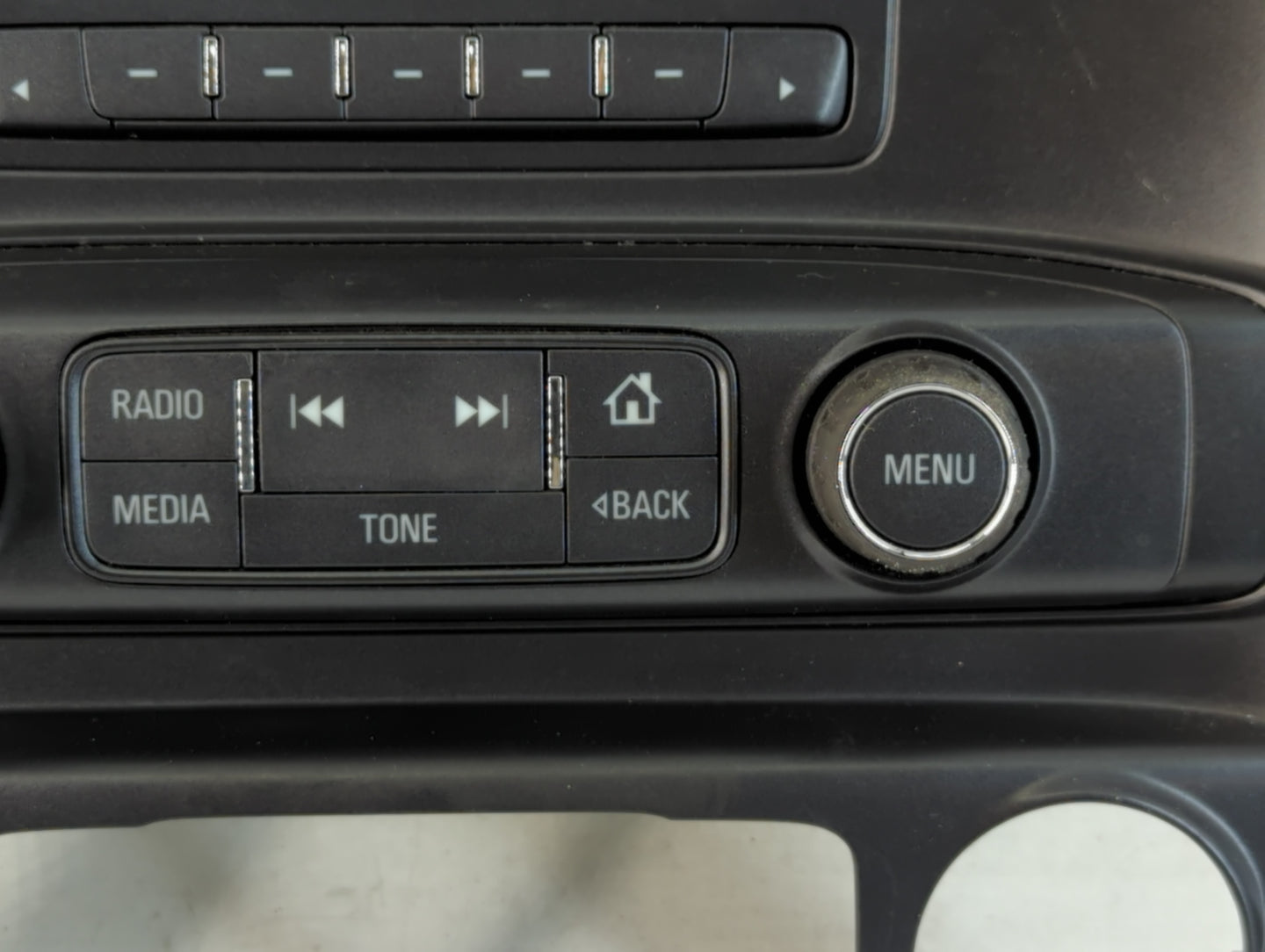 2017-2018 Chevrolet Silverado 1500 Am Fm Cd Player Radio Receiver - Oemusedautoparts1.com