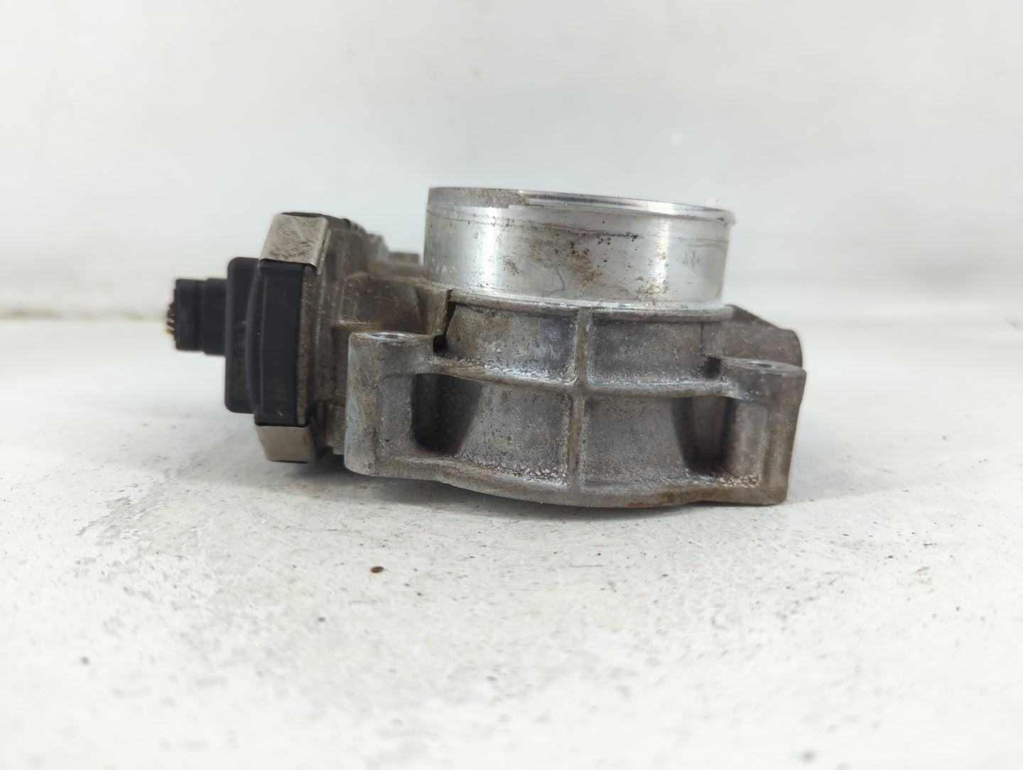 2017 Chevrolet Silverado 1500 Throttle Body P/N:12676296AA Fits Fits 2016 2018 2019 2020 2021 2022 OEM Used Auto Parts - Oem