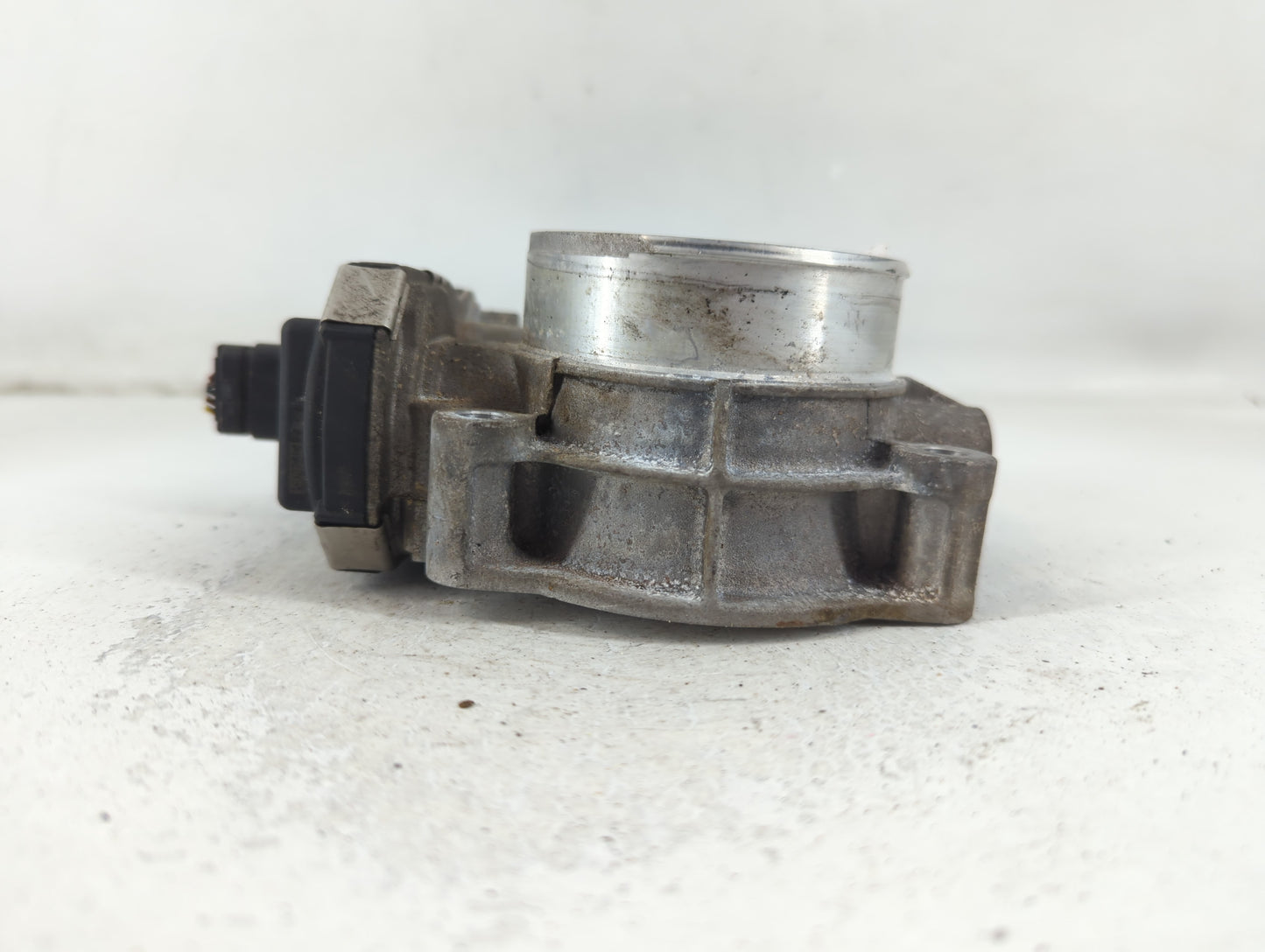 2017 Chevrolet Silverado 1500 Throttle Body P/N:12676296AA Fits Fits 2016 2018 2019 2020 2021 2022 OEM Used Auto Parts - Oem
