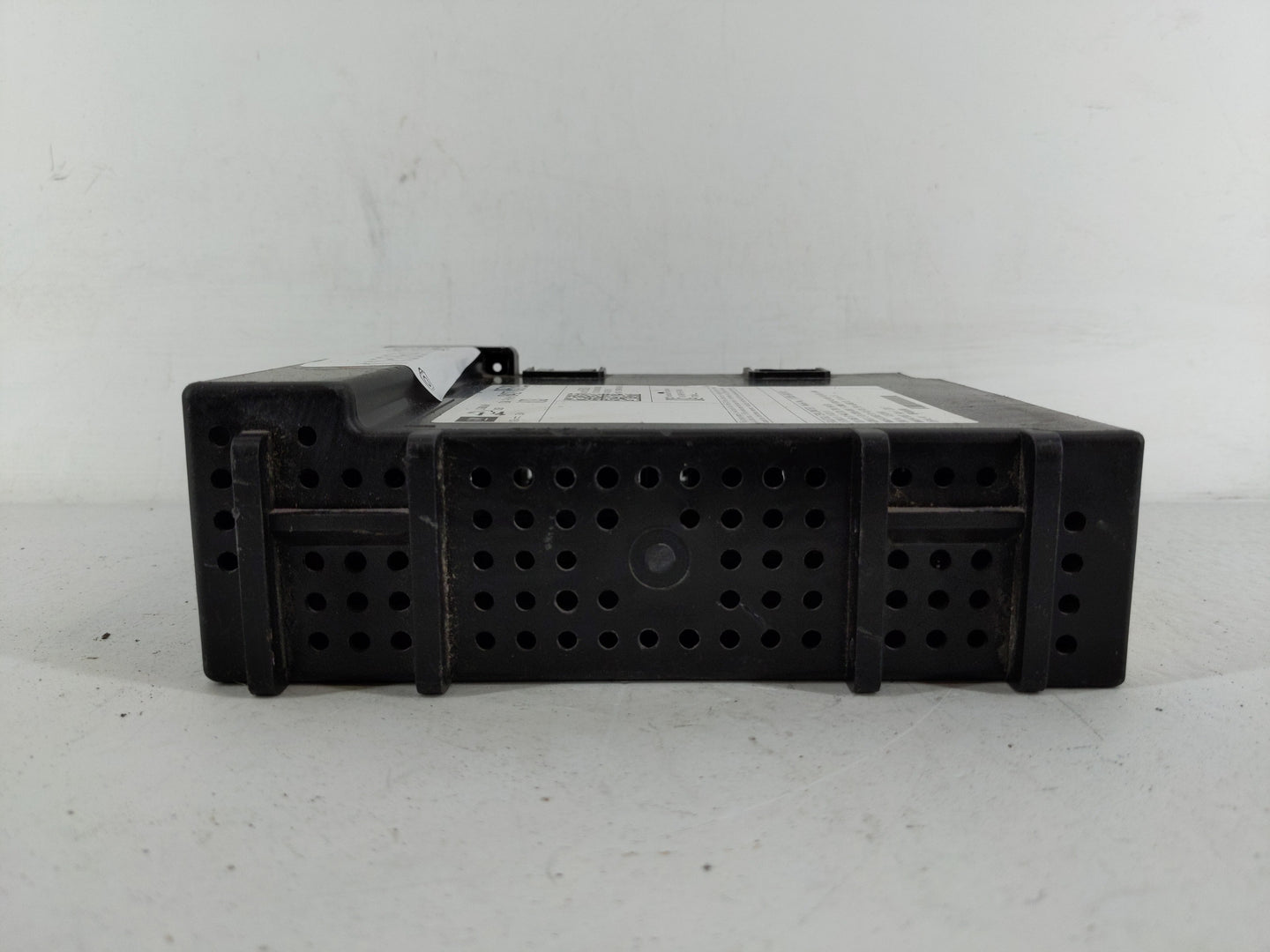 2017-2018 Chevrolet Silverado 2500 Radio AM FM Cd Player Receiver Replacement P/N:84278539 Fits Fits 2017 2018 2019 OEM Used