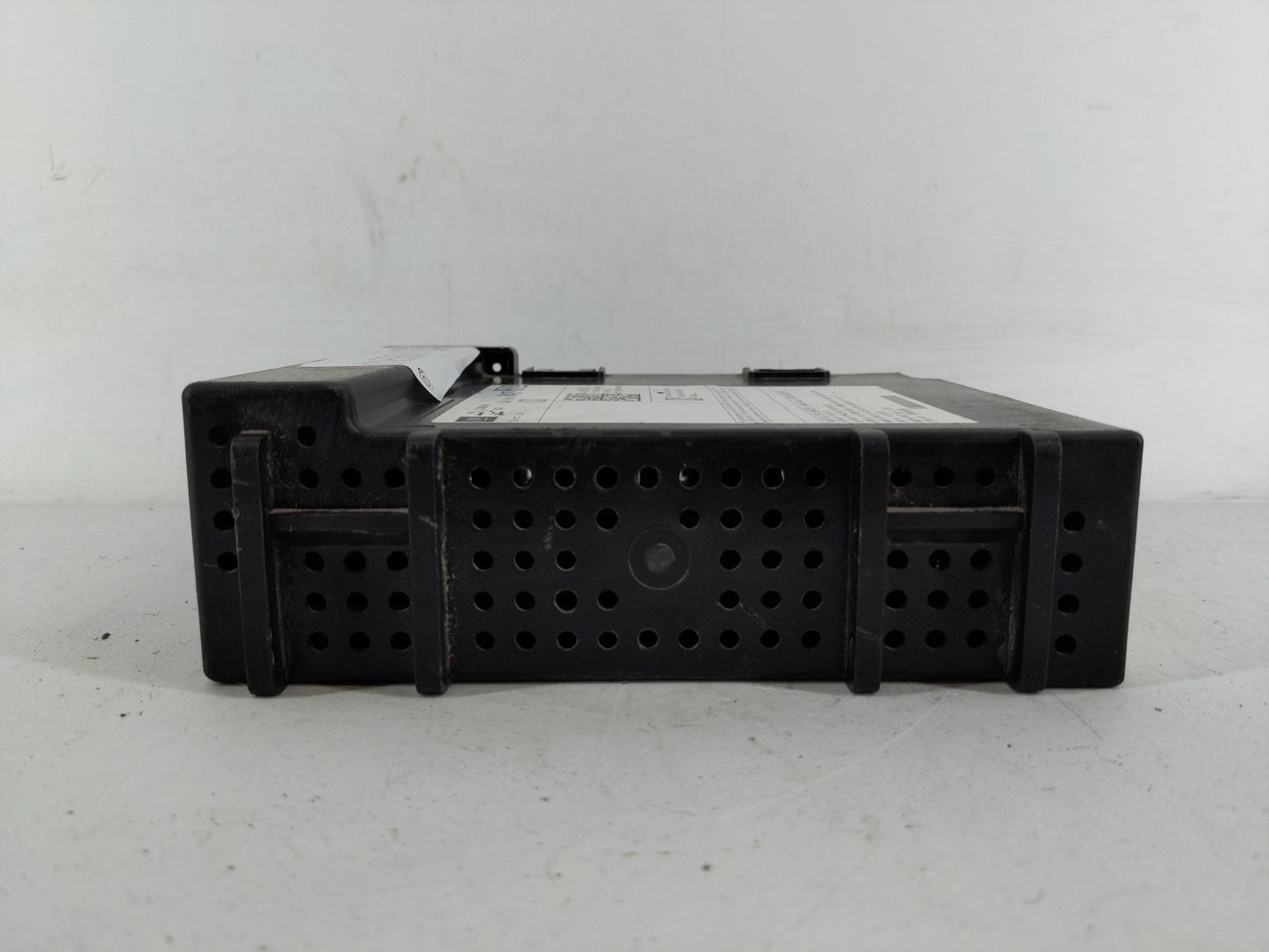 2017-2018 Chevrolet Silverado 2500 Radio AM FM Cd Player Receiver Replacement P/N:84278539 Fits Fits 2017 2018 2019 OEM Used