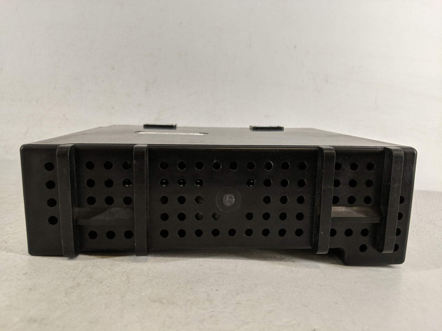 2017-2018 Chevrolet Silverado 2500 Radio AM FM Cd Player Receiver Replacement Fits Fits 2017 2018 OEM Used Auto Parts - Oemu