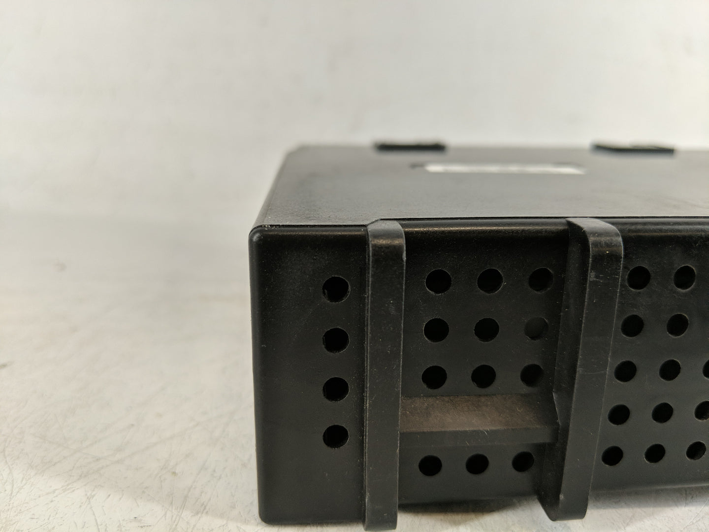 2017-2018 Chevrolet Silverado 2500 Radio AM FM Cd Player Receiver Replacement Fits Fits 2017 2018 OEM Used Auto Parts - Oemu
