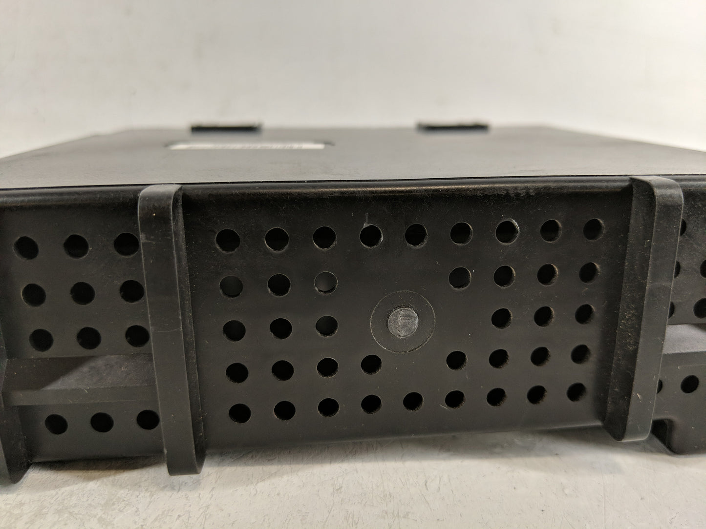 2017-2018 Chevrolet Silverado 2500 Radio AM FM Cd Player Receiver Replacement Fits Fits 2017 2018 OEM Used Auto Parts - Oemu