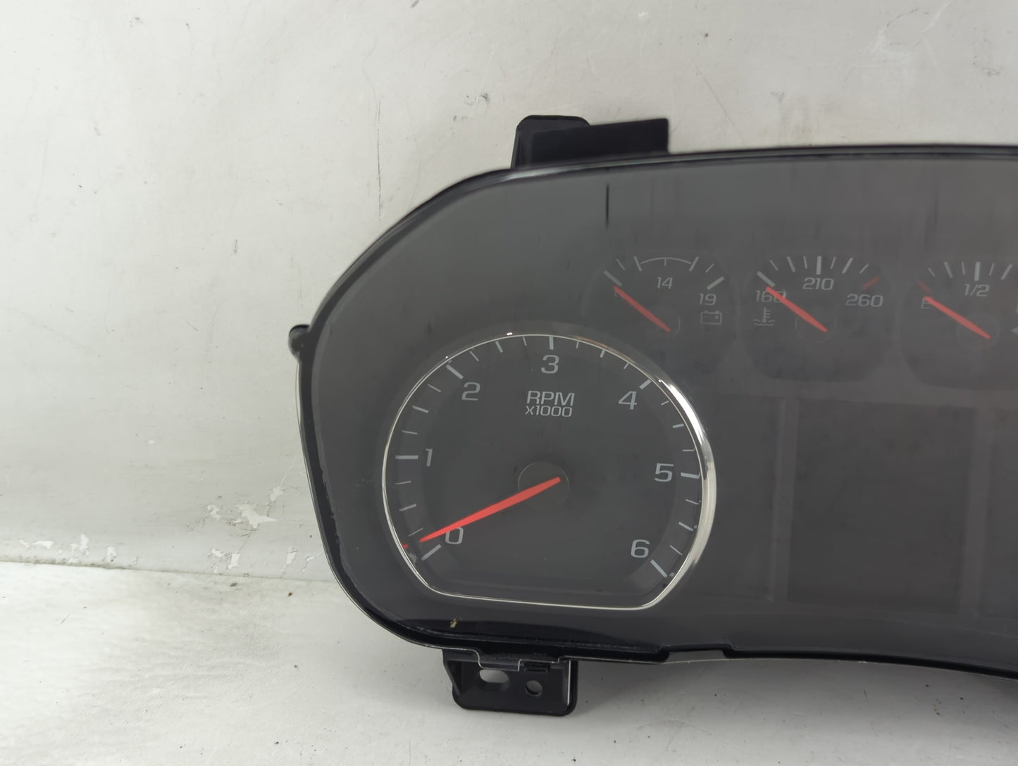 2017 Chevrolet Silverado 2500 Instrument Cluster Speedometer Gauges P/N:84068685 Fits OEM Used Auto Parts - Oemusedautoparts