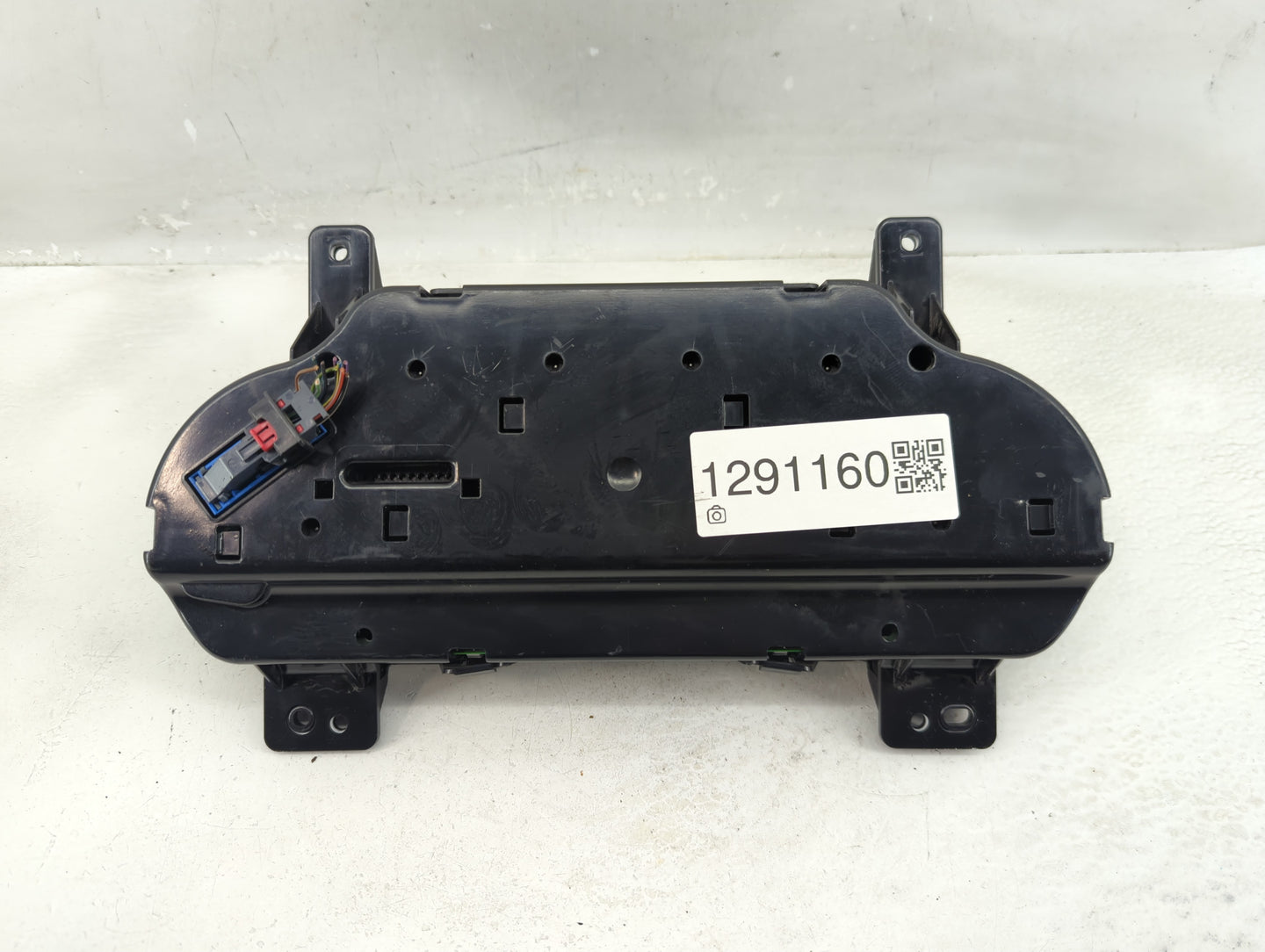 2017 Chevrolet Silverado 2500 Instrument Cluster Speedometer Gauges P/N:84068685 Fits OEM Used Auto Parts - Oemusedautoparts